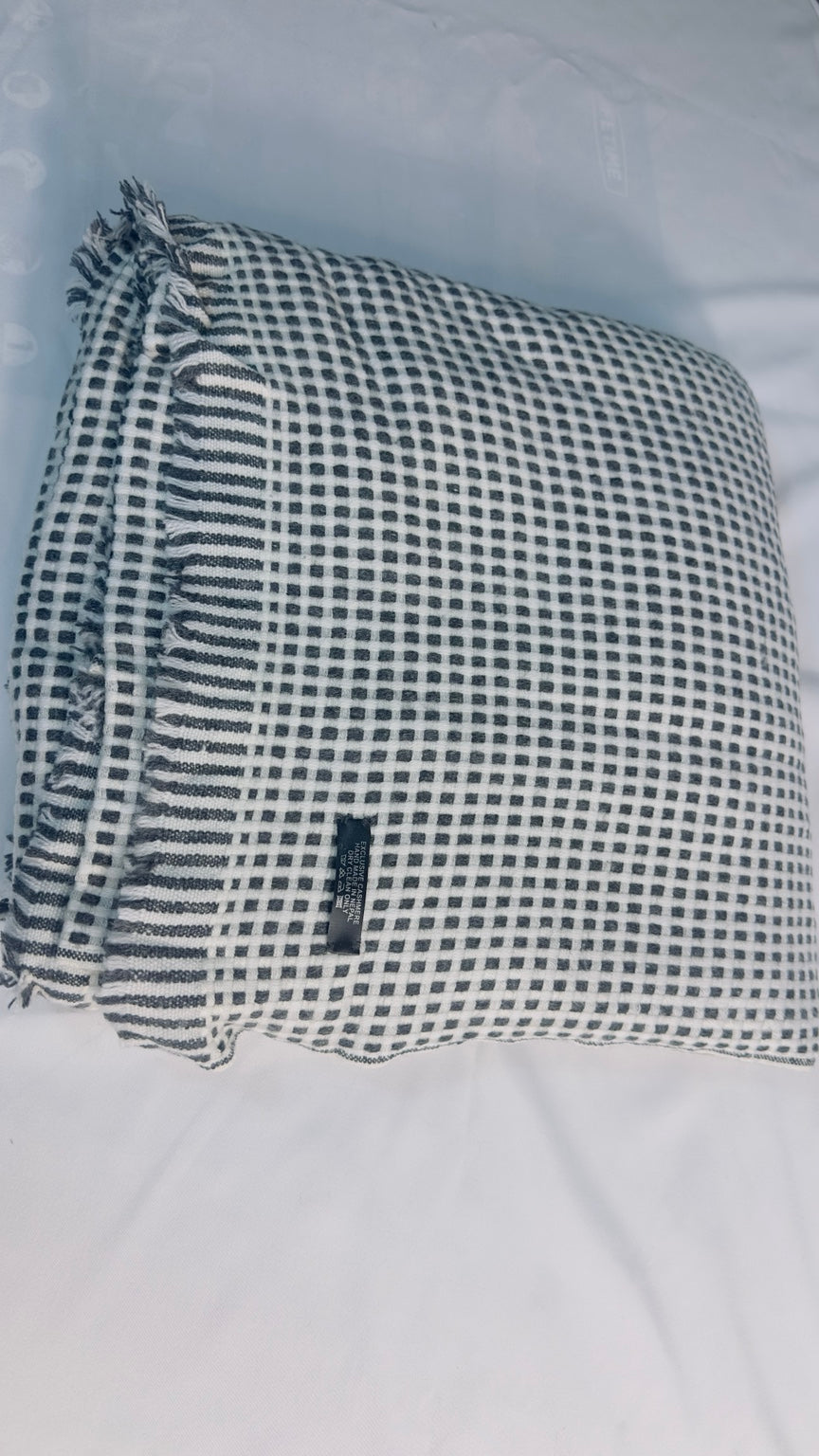 Black and ivory check cashmere blanket – Folded label view