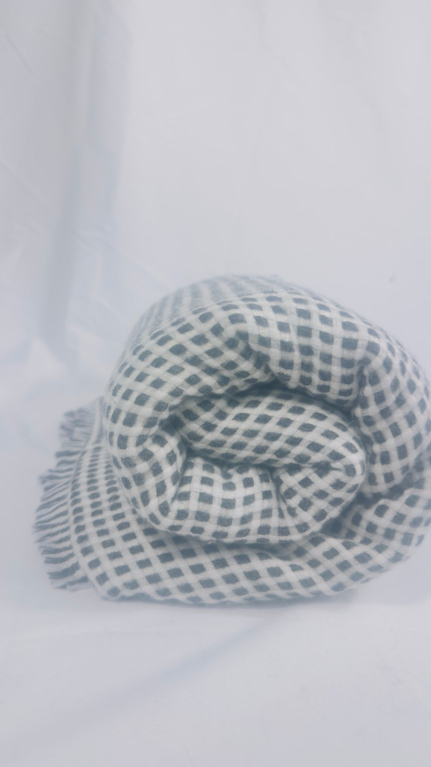 Black & Ivory Check rolled cashmere blanket